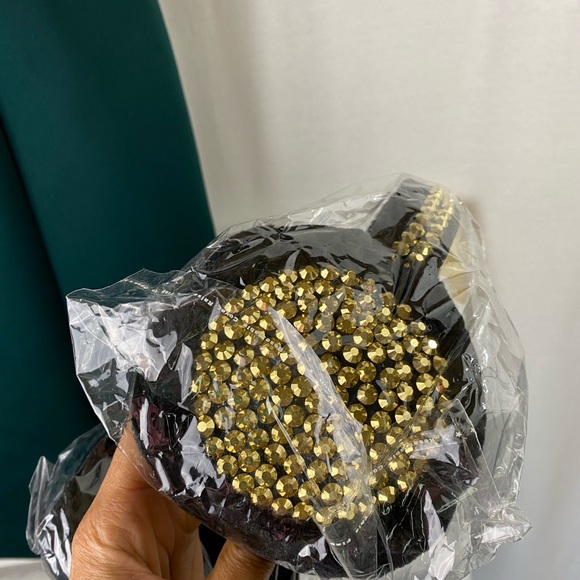 💥⚡️BIG BLOWOUT⚡️💥Bling Me Out Earmuffs - Gold - Picture 3 of 4